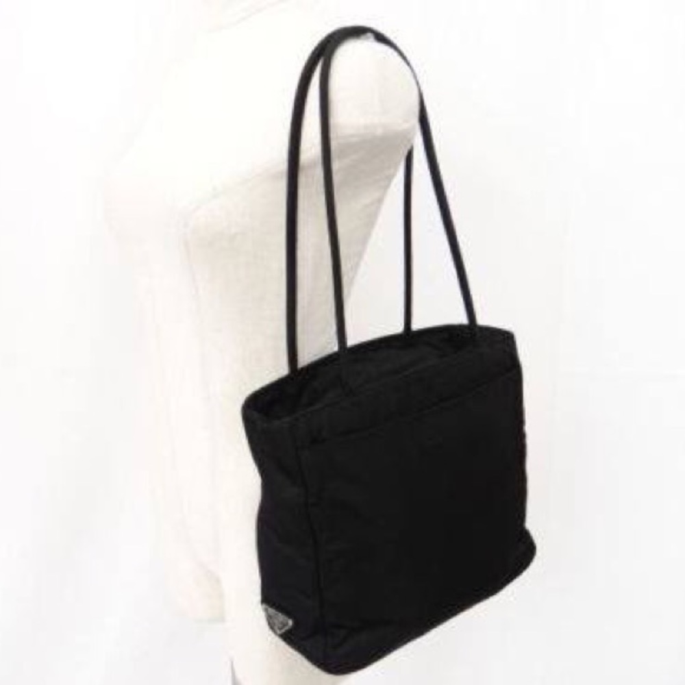💢SOLD💢 PRADA Black Nylon handbag - Picture 1 of 5